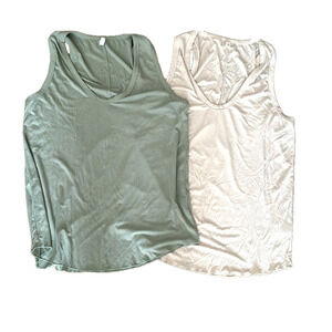 Wishlist boutique Sleeveless shirts tank top size medium set of 2 A00124